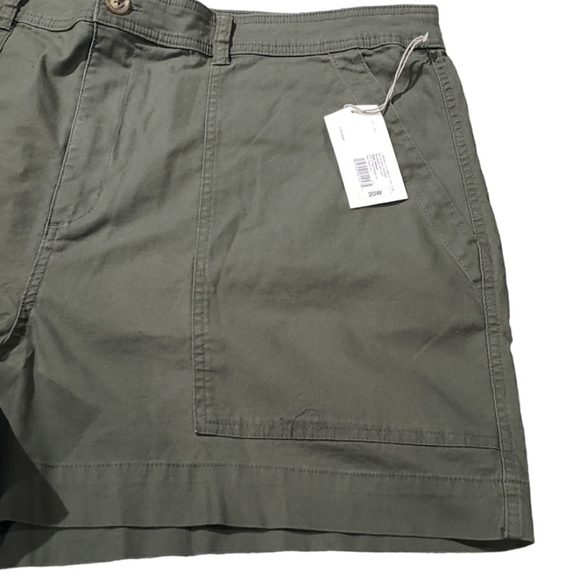 NWT WOMEN'S A NEW DAY PLUS SIZE HIGH RISE UTILITY SHORTS - Picture 3 of 11